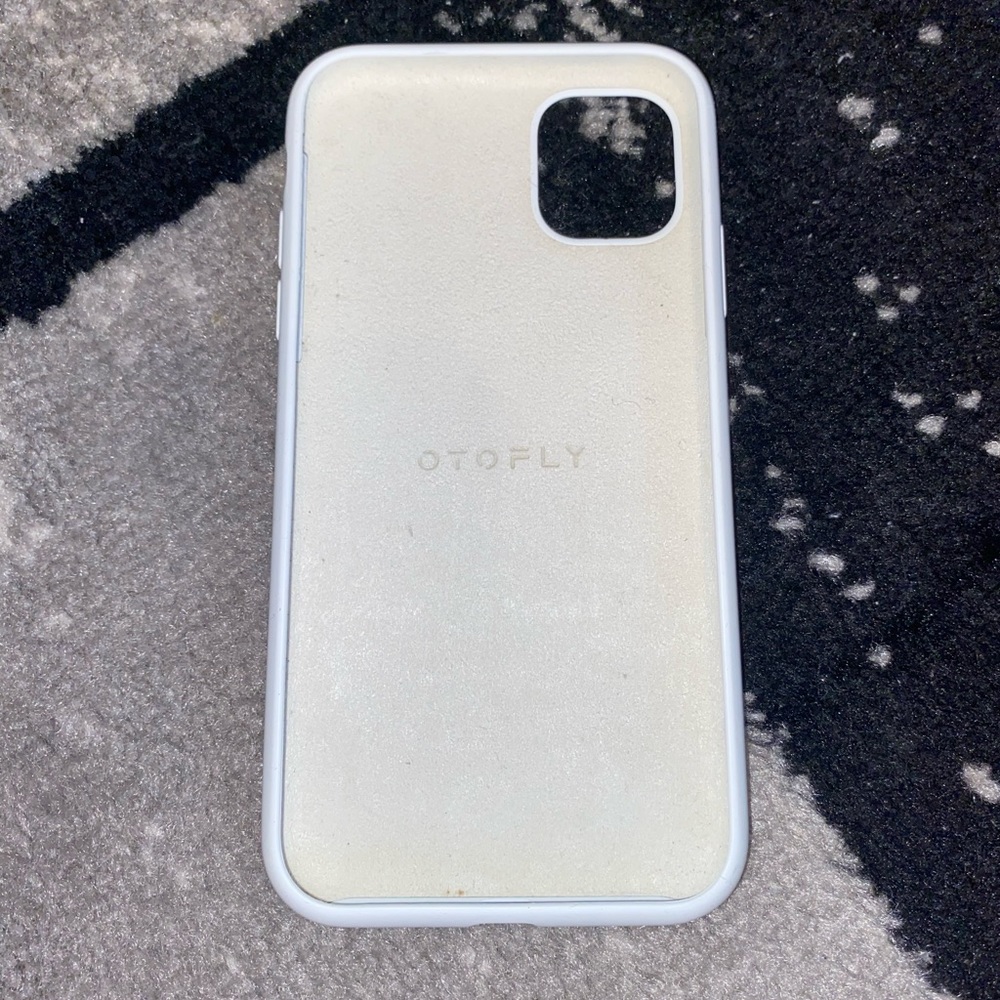 iPhone 11 case - Picture 2 of 2